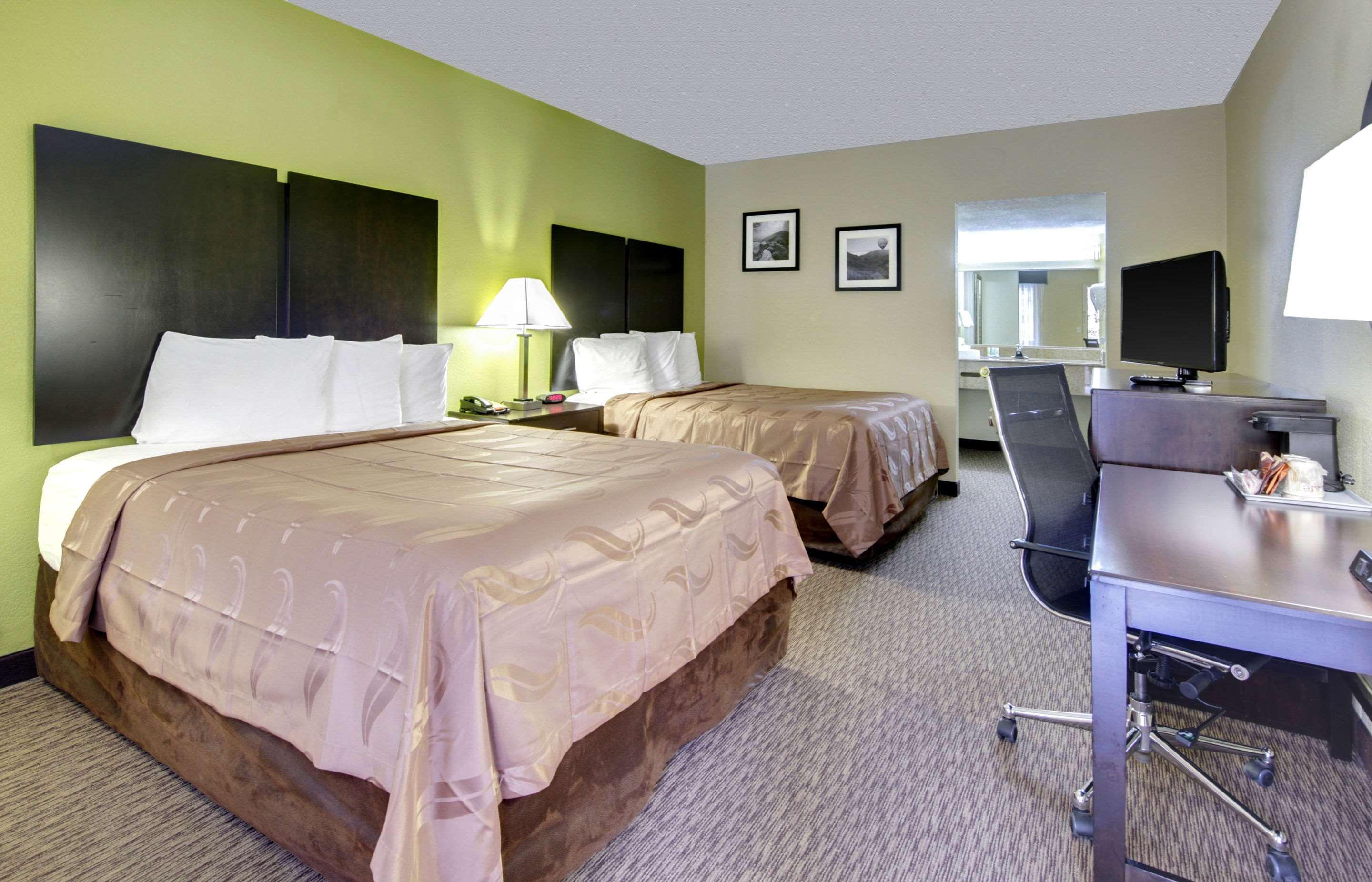 Quality Inn Asheville Downtown Tunnel Rd Екстериор снимка