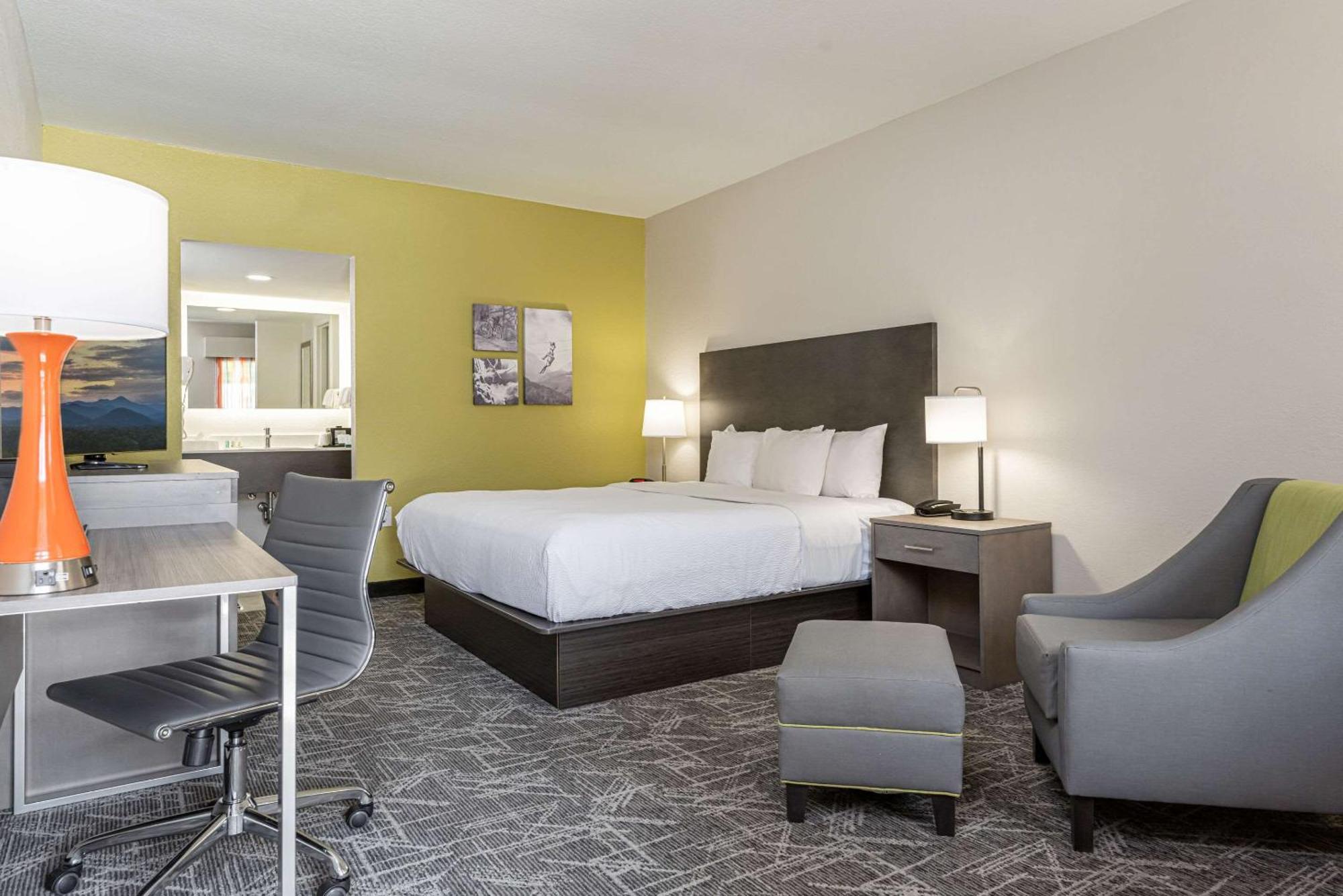 Quality Inn Asheville Downtown Tunnel Rd Екстериор снимка
