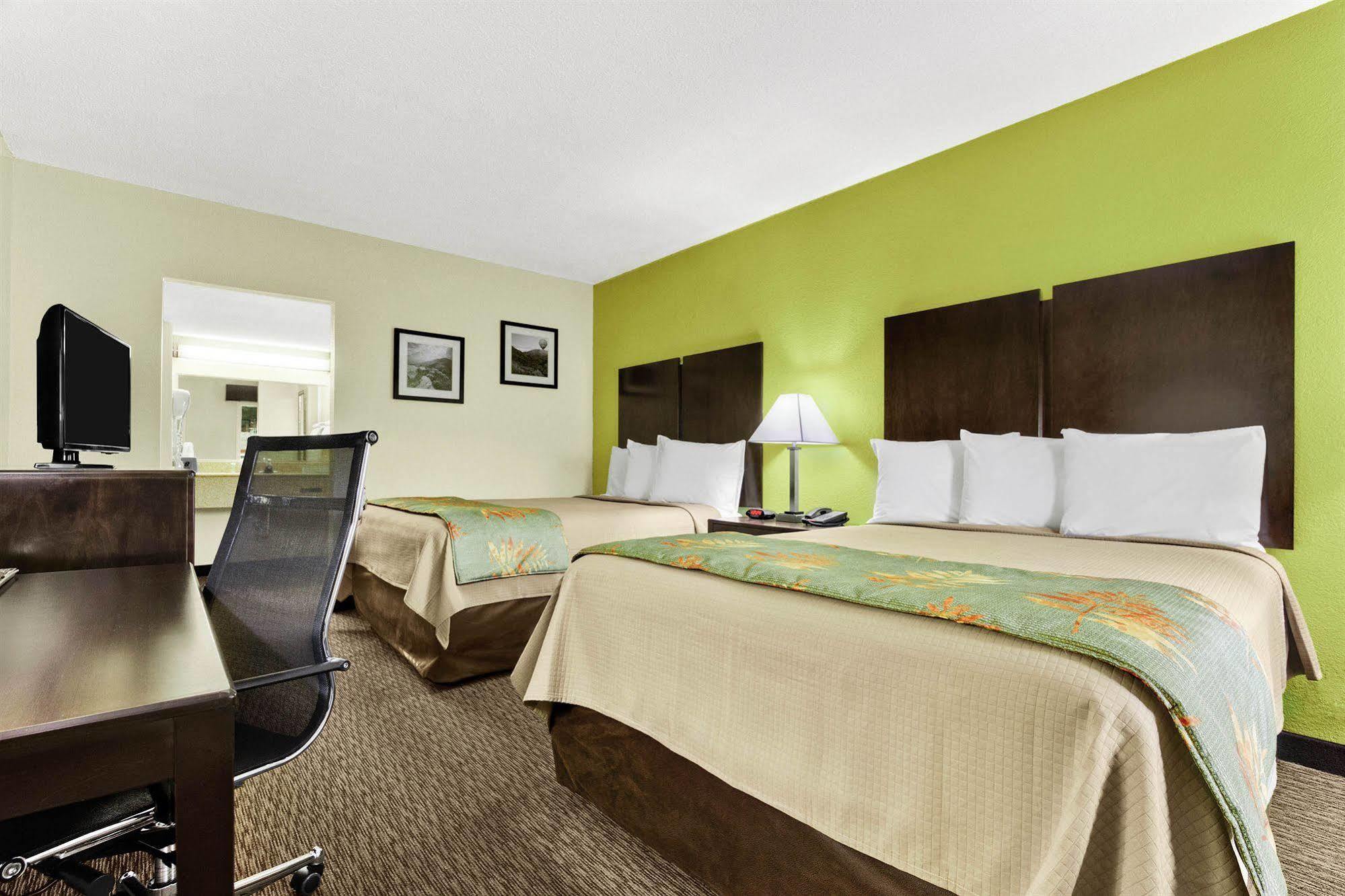 Quality Inn Asheville Downtown Tunnel Rd Екстериор снимка